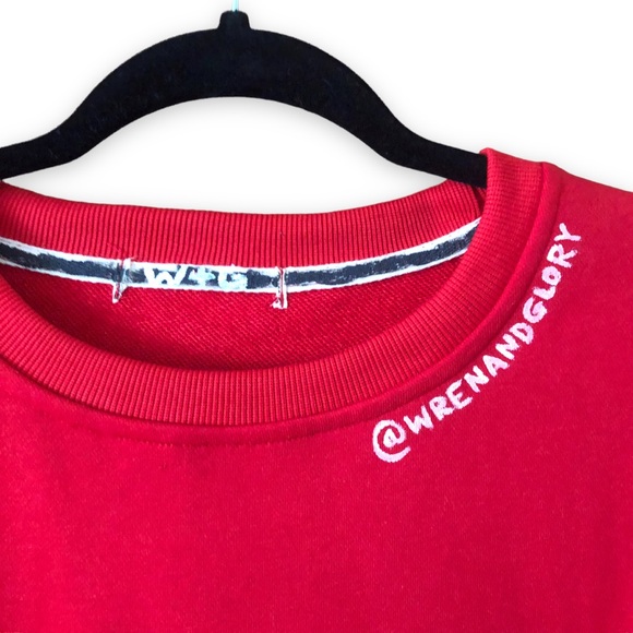 Wren + Glory Red Nice Hand Painted Sweatshirt Christmas One Size - Picture 4 of 7